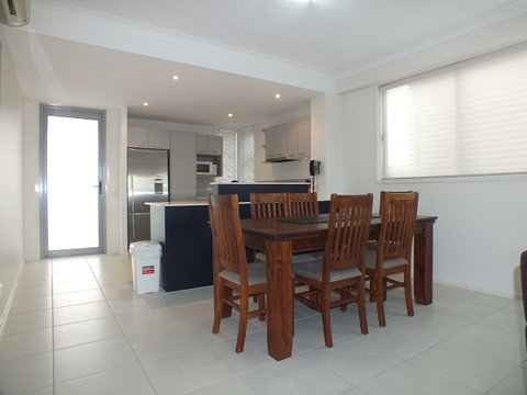 Pacific Marina Apartments - Kingaroy Accommodation 10