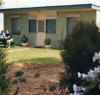 Oaklands Fishing Cottage - Kingaroy Accommodation