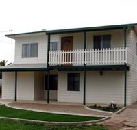 Louth Bay Holiday Apartment - Kingaroy Accommodation