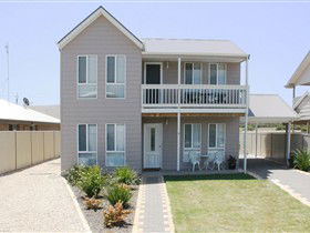Rocks Retreat Holiday House - Kingaroy Accommodation 0