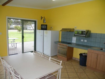 Edithburgh Caravan Park - Kingaroy Accommodation 4