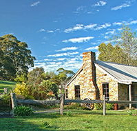 Adelaide Hills Country Cottages - Gum Tree Cottage - Kingaroy Accommodation