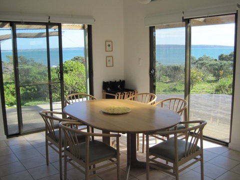 Wallaby Beach House - Kingaroy Accommodation 5