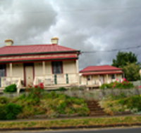 Tier View Twin Cottages - Kingaroy Accommodation