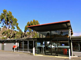 Lake Pedder Chalet - Kingaroy Accommodation 0