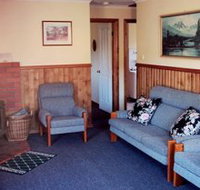 Lake Yalleena Holiday Cabins - Kingaroy Accommodation