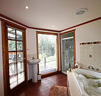Love Grove Guest House - Kingaroy Accommodation
