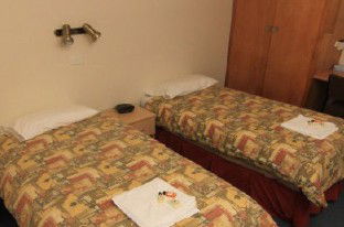 Lake Pedder Chalet - Kingaroy Accommodation 1