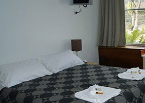 Lake Pedder Chalet - Kingaroy Accommodation 3