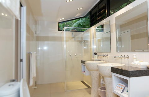 East Bedarra Island Retreat - Kingaroy Accommodation 2