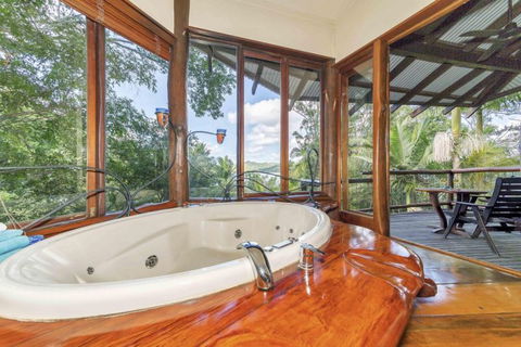 Secrets On The Lake - Kingaroy Accommodation 1