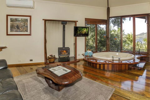Secrets On The Lake - Kingaroy Accommodation 2