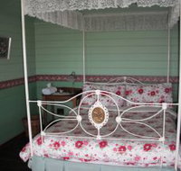 Berry Mountain Farm Mullengrove Cottage - Kingaroy Accommodation