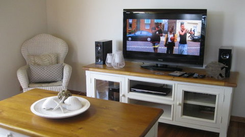 Tranquility Beach House - Kingaroy Accommodation 2