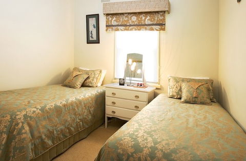 Peel Cottage - Ballarat Miners Cottages - Kingaroy Accommodation 2