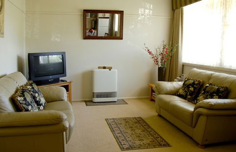 Peel Cottage - Ballarat Miners Cottages - Kingaroy Accommodation 3