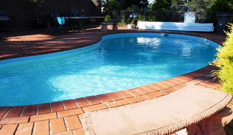 Bristol Hill Motor Inn & Peppas Licensed Restaurant - Kingaroy Accommodation 2