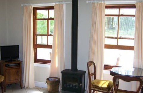Hillcrest Cottage - Kingaroy Accommodation 3