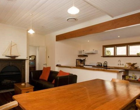 The Cottage - Berry - Kingaroy Accommodation 3