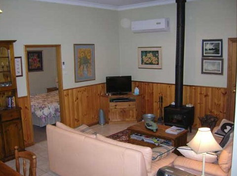 Bundara Farm Cottages - Kingaroy Accommodation 1