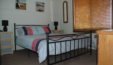 A Lake House At Burrill Lake - Kingaroy Accommodation 3
