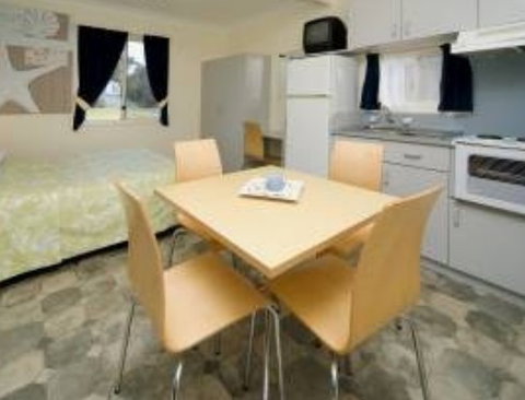 Burrill Lake Tourist Park - Kingaroy Accommodation 0