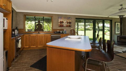 Banksia Garden Retreat - Kingaroy Accommodation 0