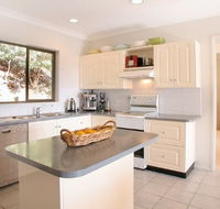 Barefoot Oasis Bangalow - Kingaroy Accommodation