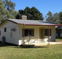 Cockatoo Cottage - Pooncarie - Kingaroy Accommodation