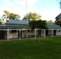 Lake Victoria Station Lodge - Kingaroy Accommodation