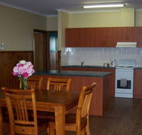 Riverland Holiday Cottage - Kingaroy Accommodation