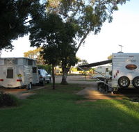 Trentham Cliffs Caravan Village - Kingaroy Accommodation