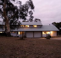 Silvertop Snowy Mountains Retreat - Kingaroy Accommodation