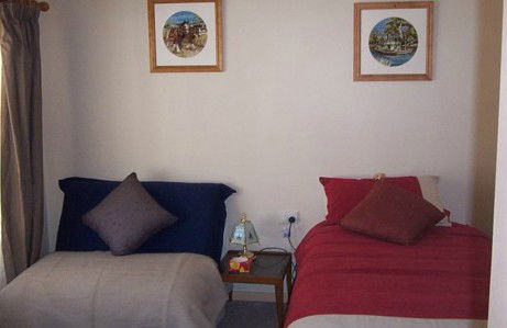 Azalea Cottage - Kingaroy Accommodation 4