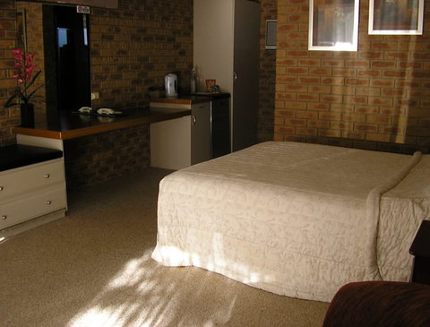 Jolly Swagman Holbrook Motor Inn - Kingaroy Accommodation 1