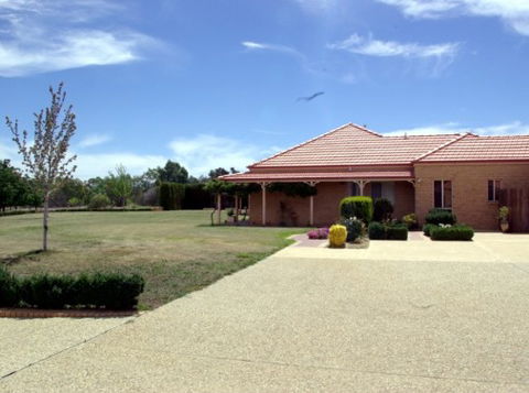 Fairways Bed And Breakfast At Jerilderie - Kingaroy Accommodation 0