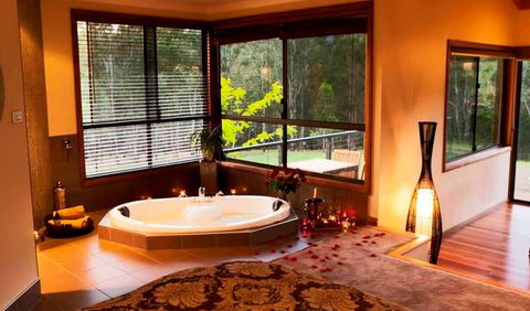 Cedars Mount View - Kingaroy Accommodation 4