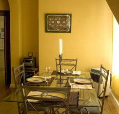 A Colourcity Apartments - Kingaroy Accommodation 4
