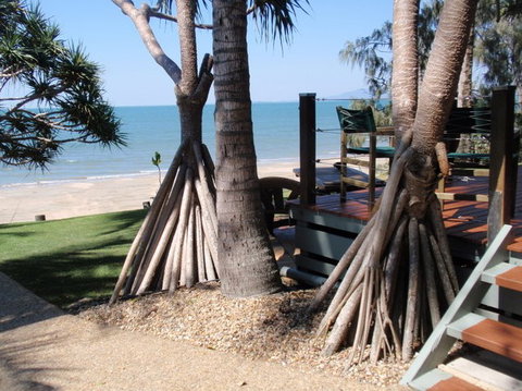 Beachfront Zilzie Holiday Home And Cottage - Kingaroy Accommodation 4