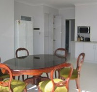 Olas Holiday House - Kingaroy Accommodation