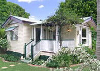Flora Alba Cottage And Jacaranda On Pallas - Kingaroy Accommodation 4