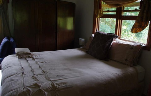 Crebra Farmhouse - Kingaroy Accommodation 3