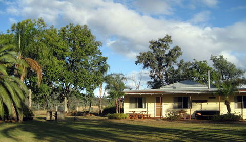 Flag Springs Bush Retreat - Kingaroy Accommodation 5