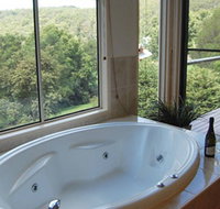 Ravensbourne Escape Kookaburra Kottage - Kingaroy Accommodation