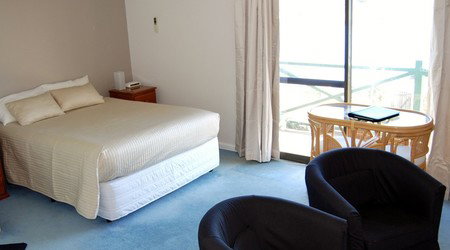 Martin Fields Beach Retreat - Kingaroy Accommodation 1