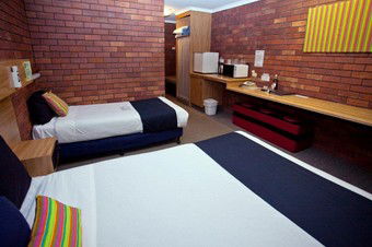 Comfort Inn Blue Shades - Kingaroy Accommodation 1