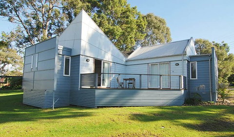 Huskisson Holiday Cabins - Kingaroy Accommodation 1