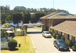 Hybiscus Lodge Motel  Holiday Apartments - Kingaroy Accommodation