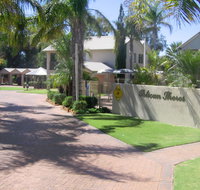 Pelican Shore Villas - Kingaroy Accommodation