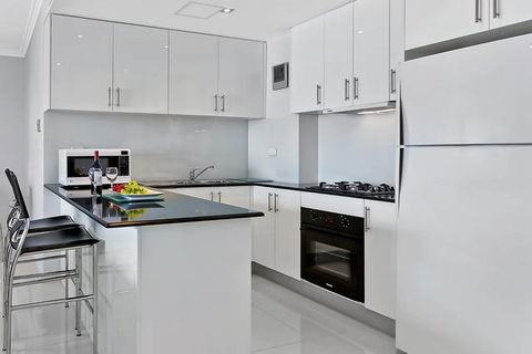 Lakeside Waterfront Apartment 18 - Kingaroy Accommodation 3